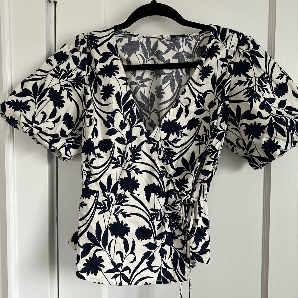 Floral Puff Sleeve Wrap Top